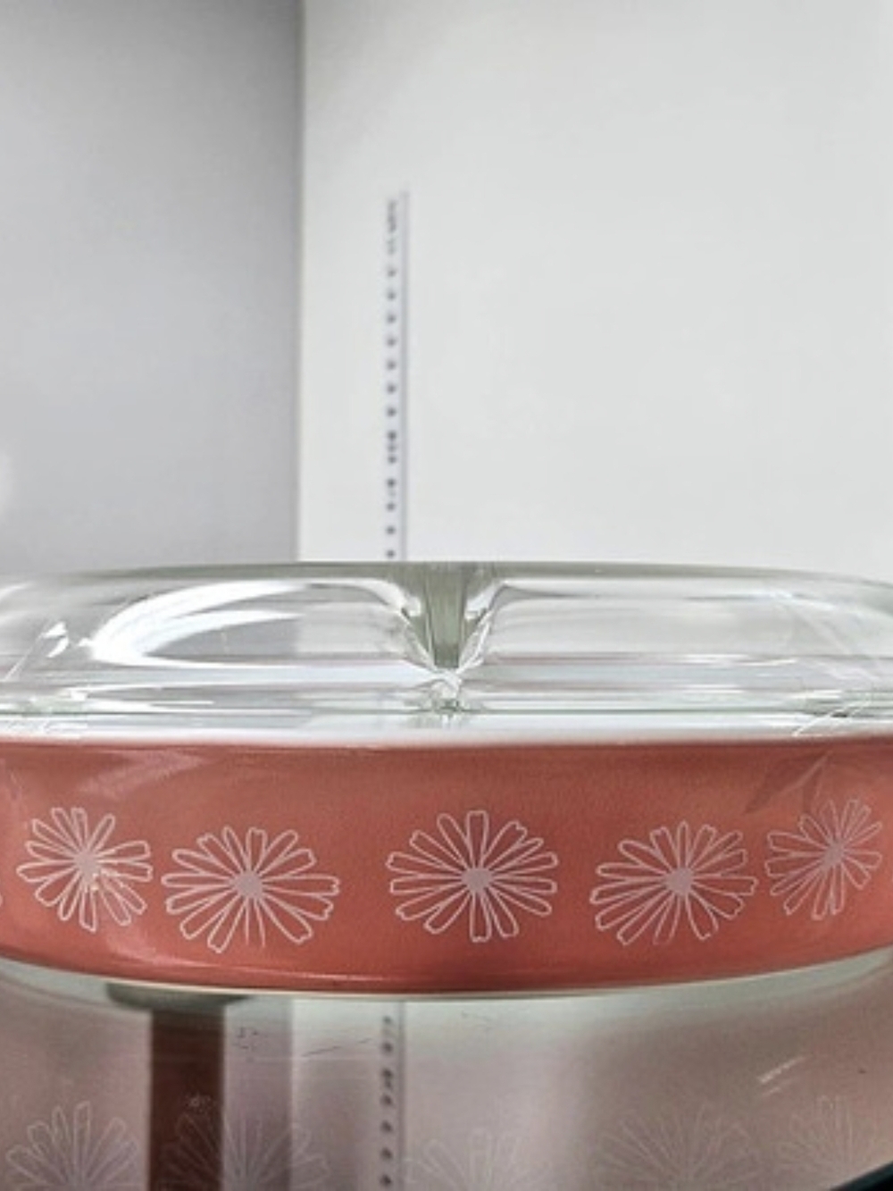 Pyrex Pink Daisy Rectangular Casserole Dish 575-B in Pink
